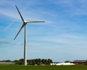 'Eén van de vele solitaire windmolens in de Wieringermeer' - Foto: Erwin Slootweg